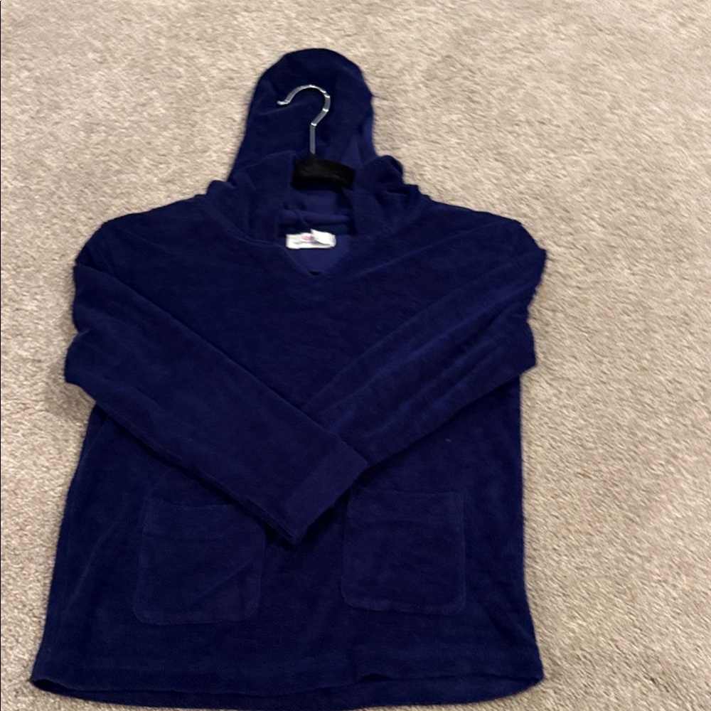 Girls Vineyard Vines Terry Cloth hoodie. Like New Size small (7-8)